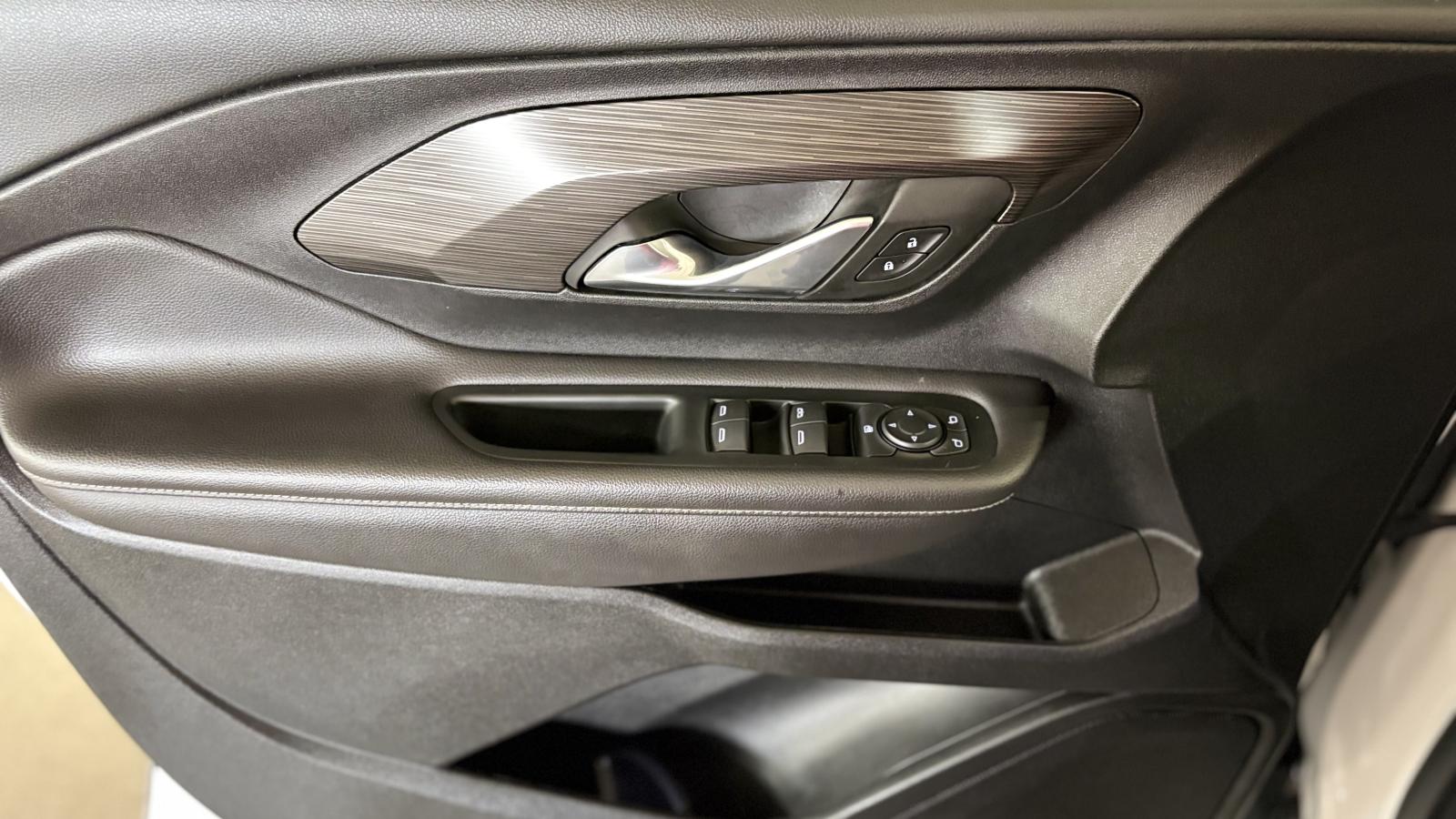 2022 GMC Terrain - Image 19