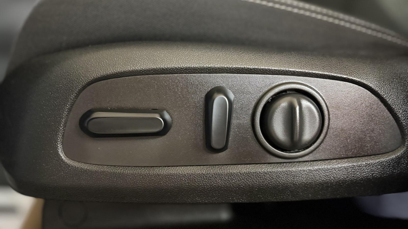 2022 GMC Terrain - Image 22