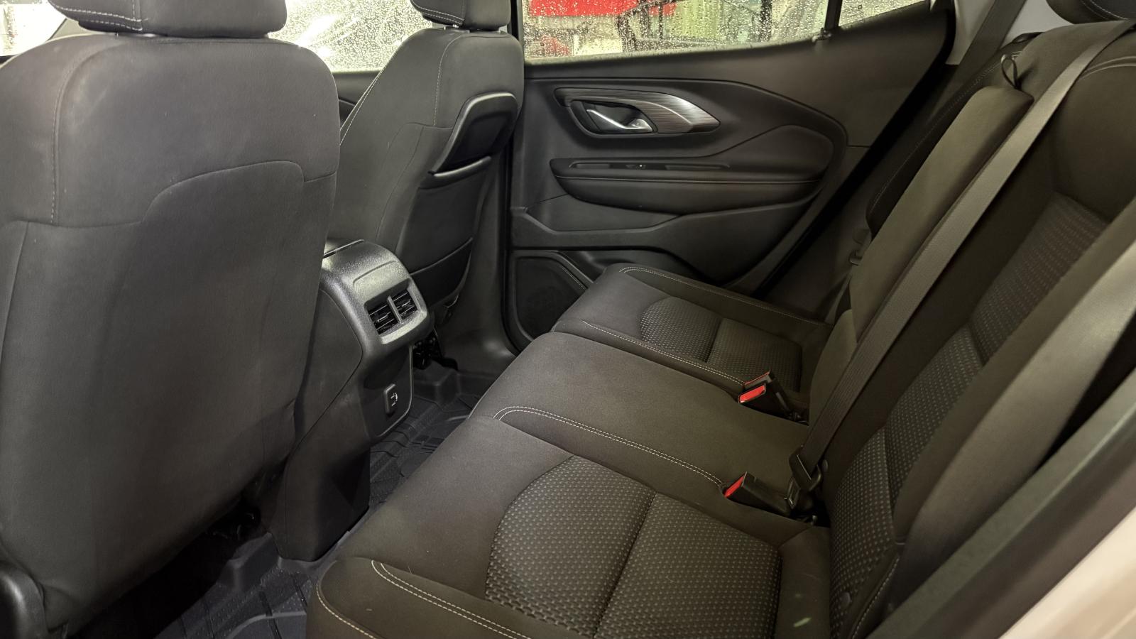 2022 GMC Terrain - Image 26