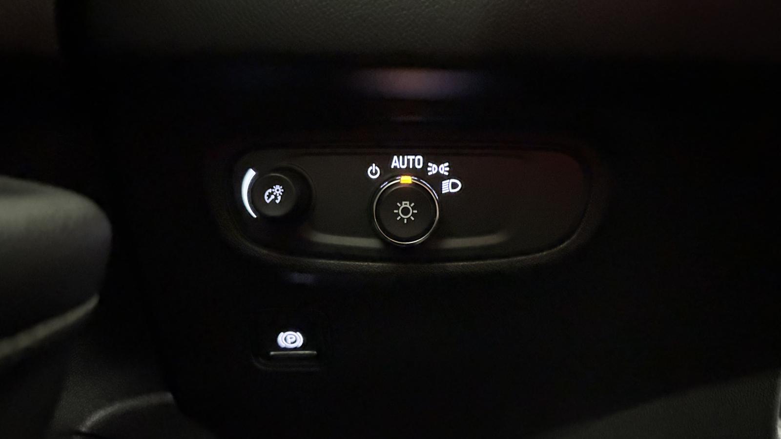 2022 GMC Terrain - Image 27