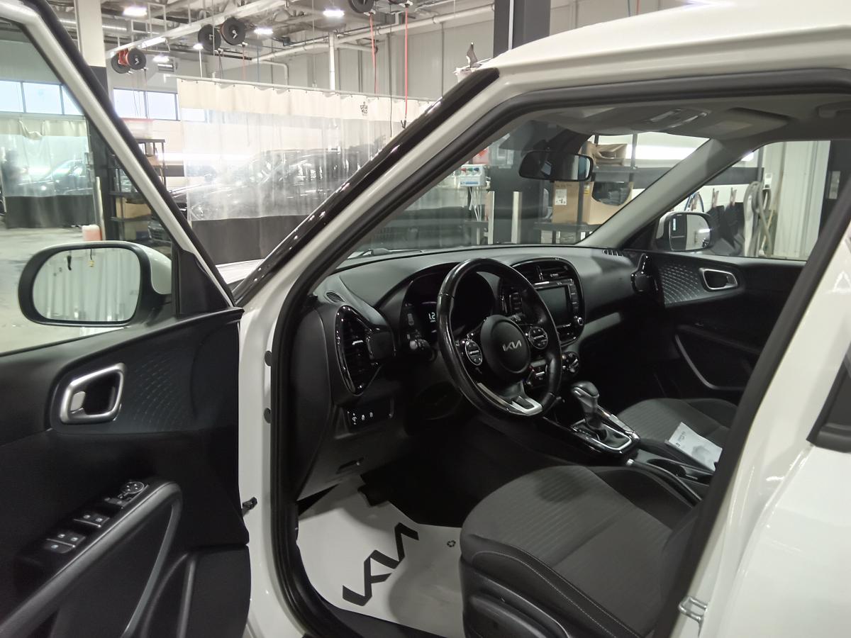 2023 Kia Soul - Image 12