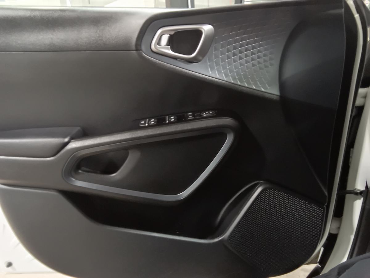 2023 Kia Soul - Image 16