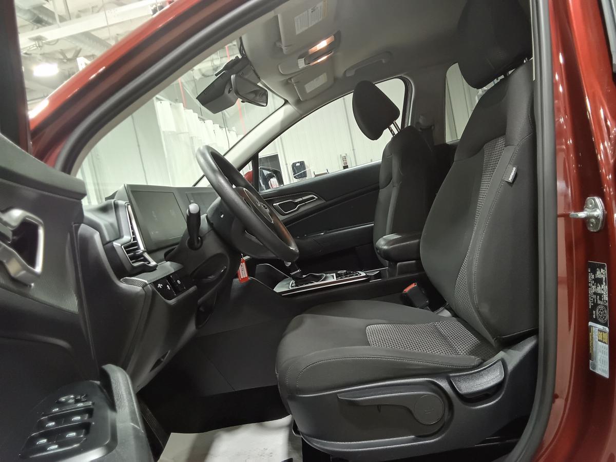 2023 Kia Sportage - Image 17