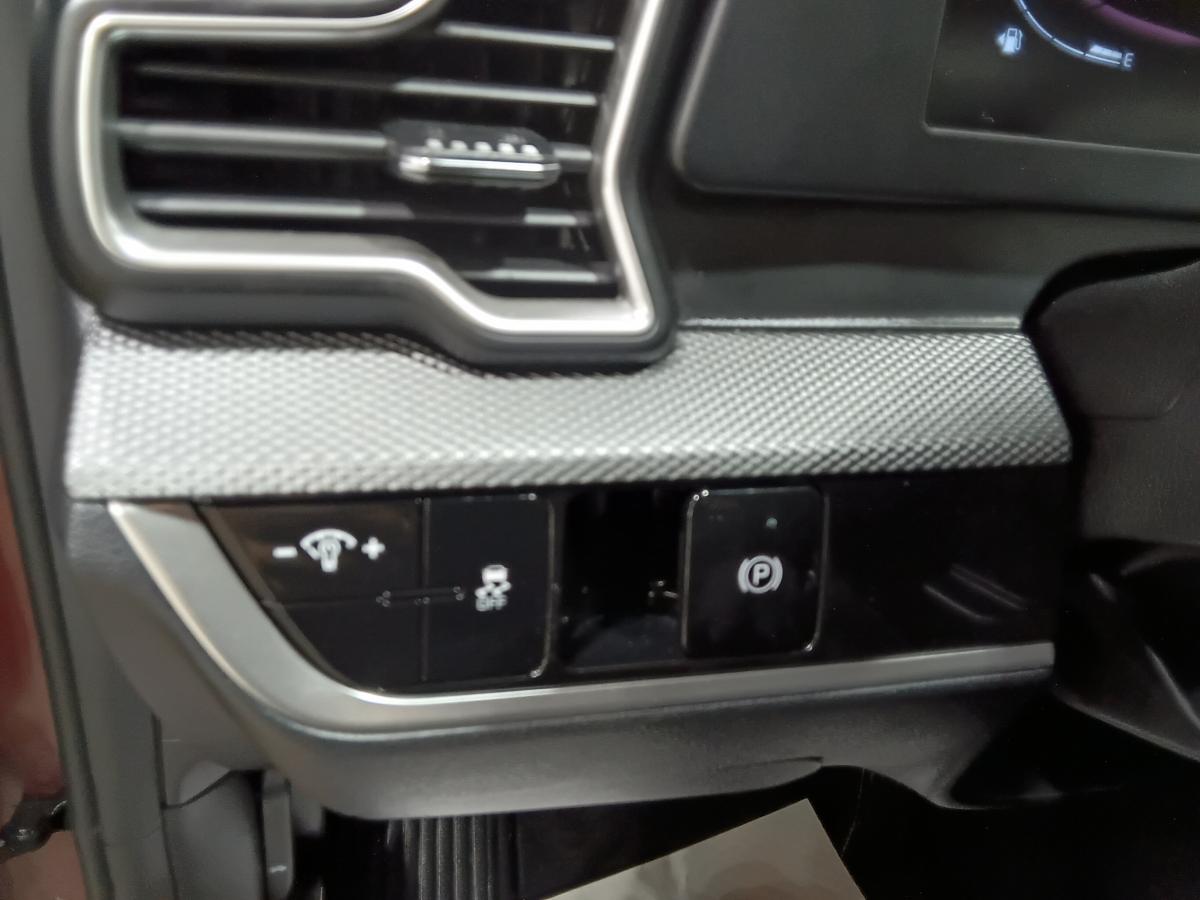 2023 Kia Sportage - Image 22