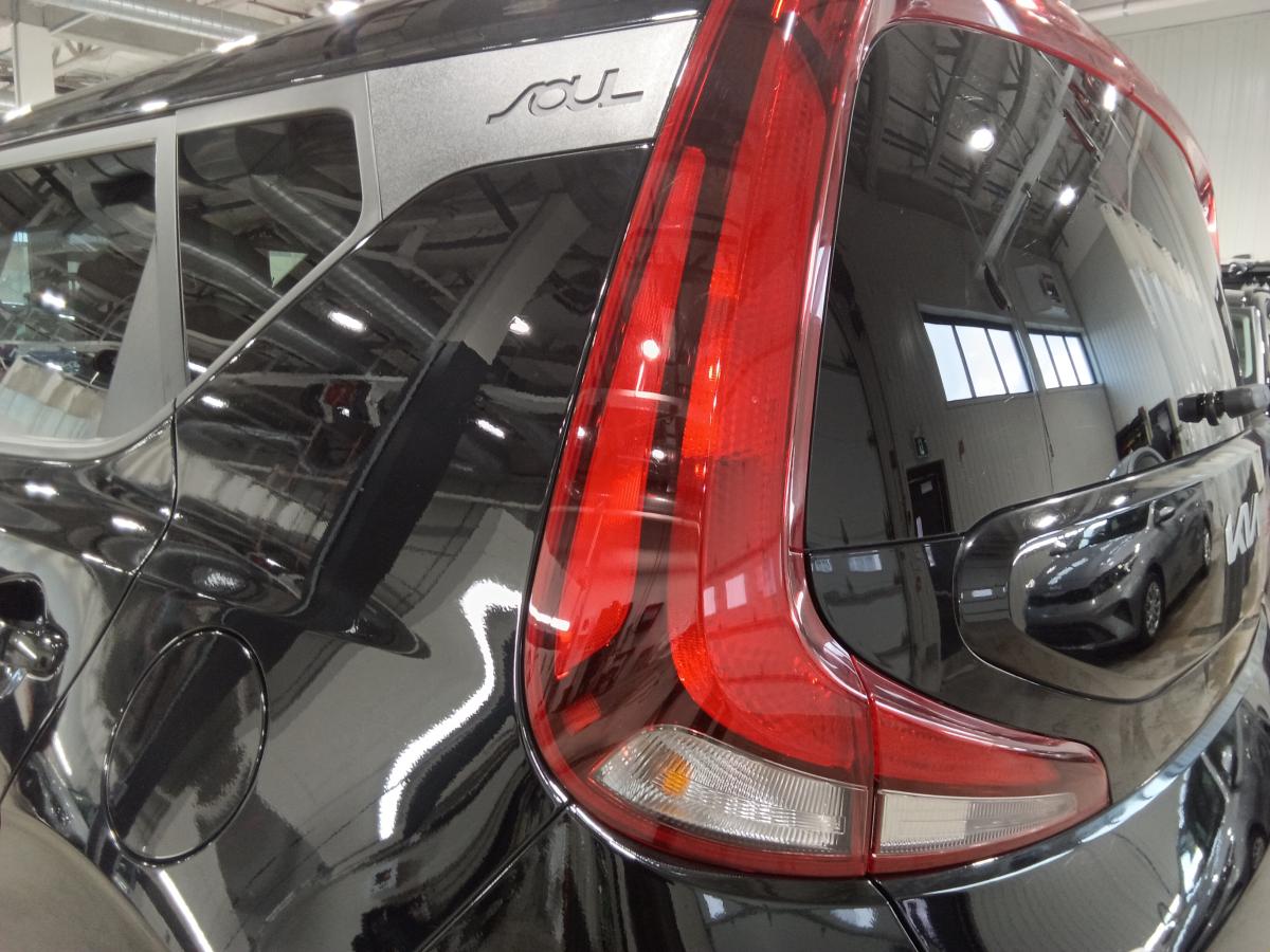 2022 Kia Soul - Image 11