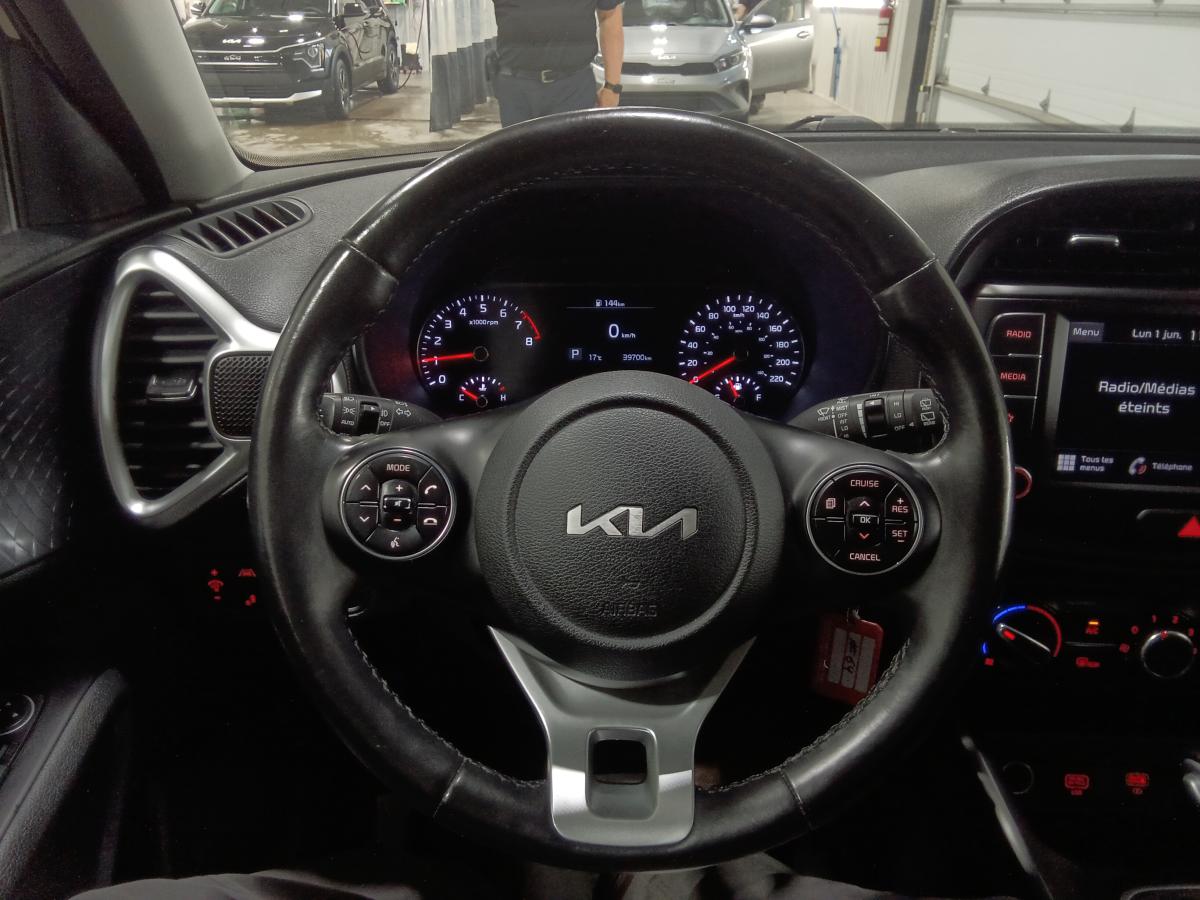 2022 Kia Soul - Image 12