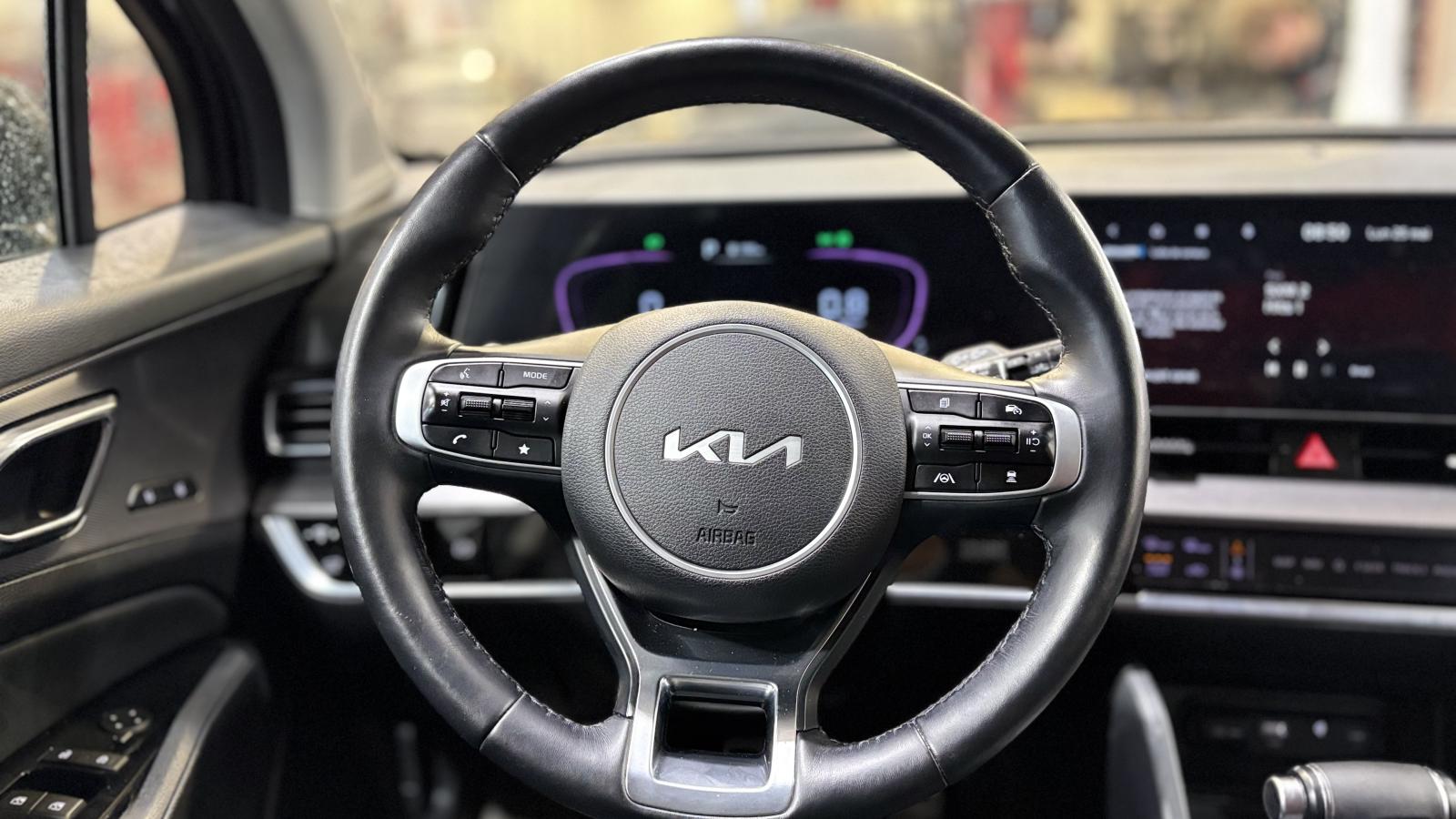 2025 Kia Sportage - Image 8