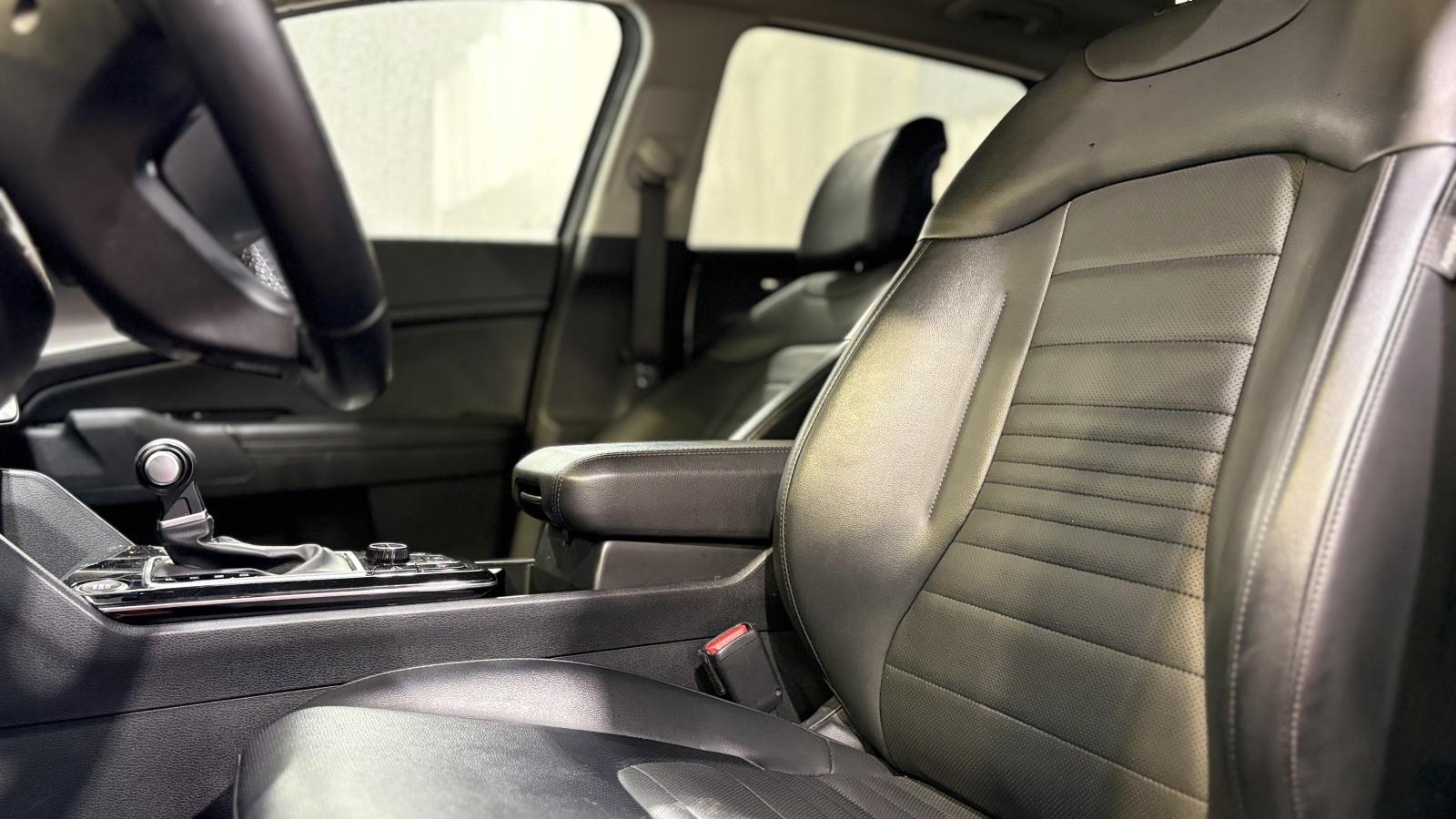 2025 Kia Sportage - Image 14