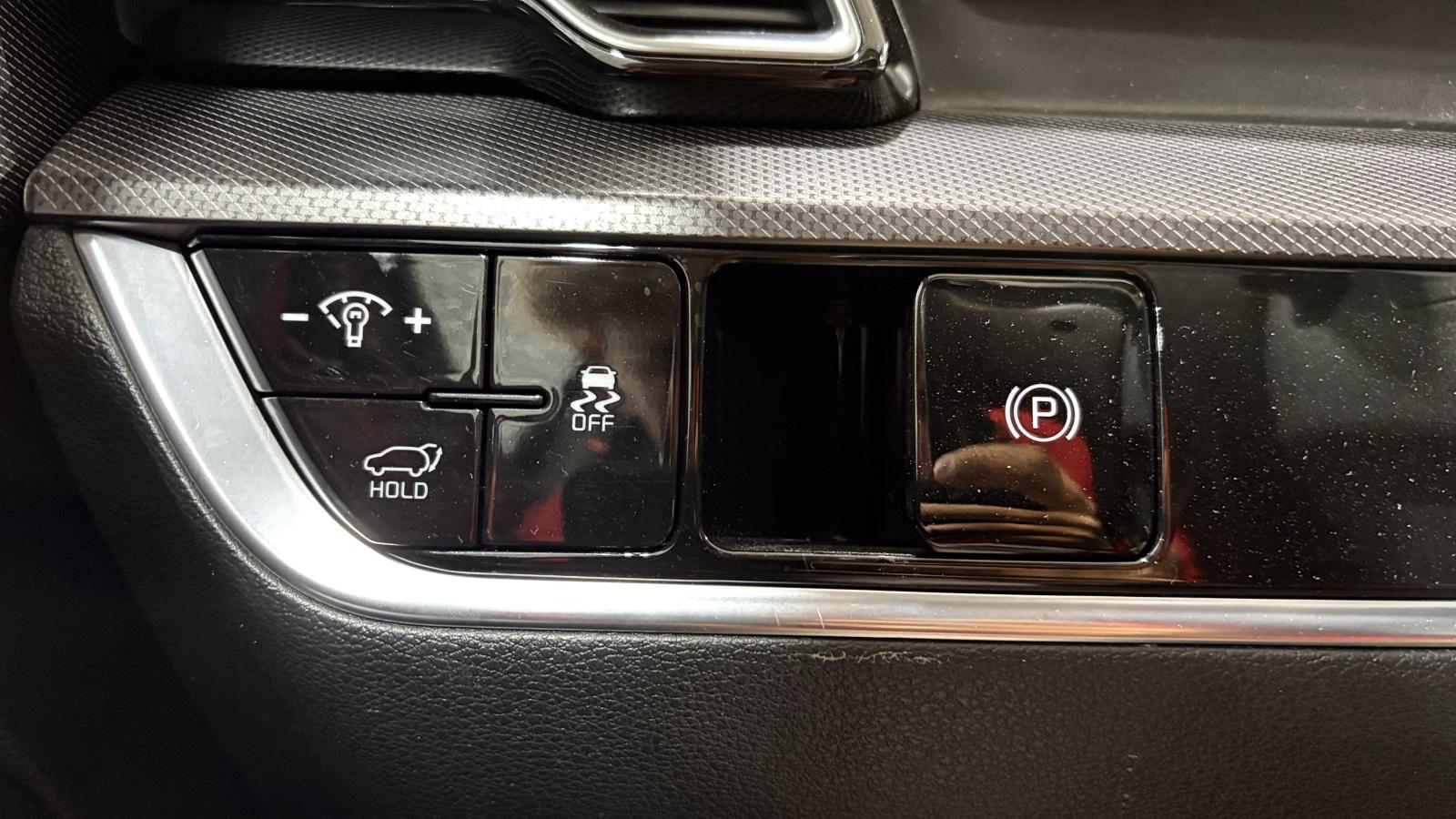 2025 Kia Sportage - Image 17