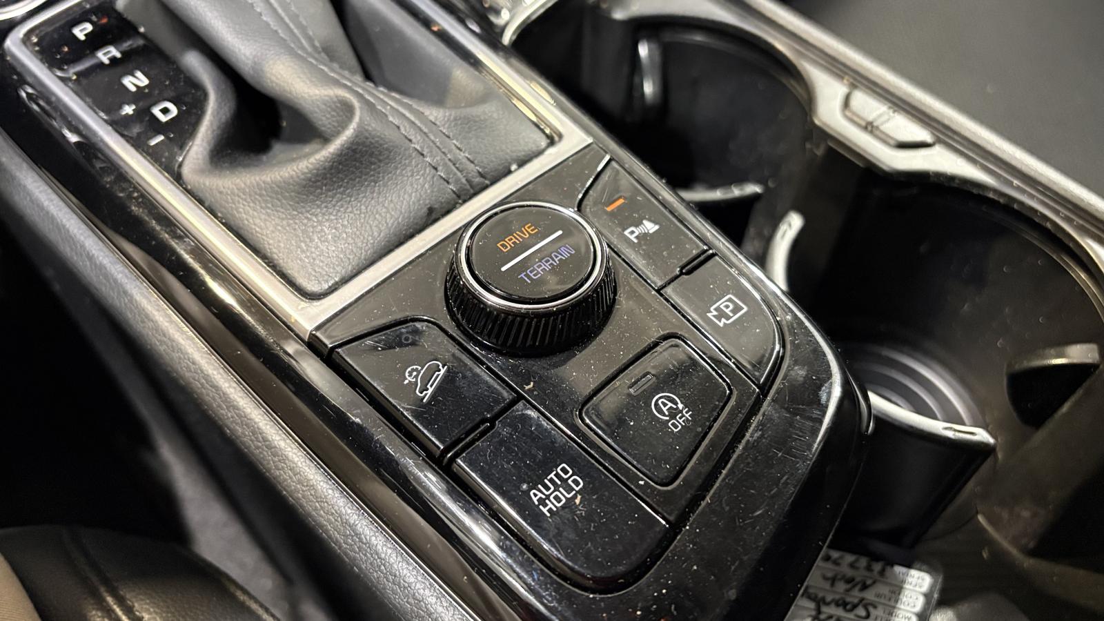 2025 Kia Sportage - Image 28