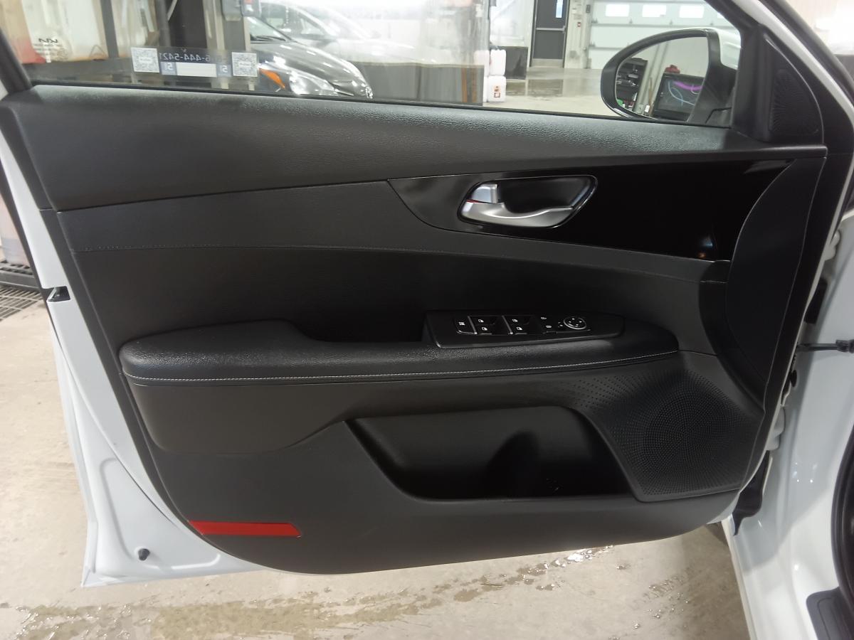 2022 Kia Forte5 - Image 17