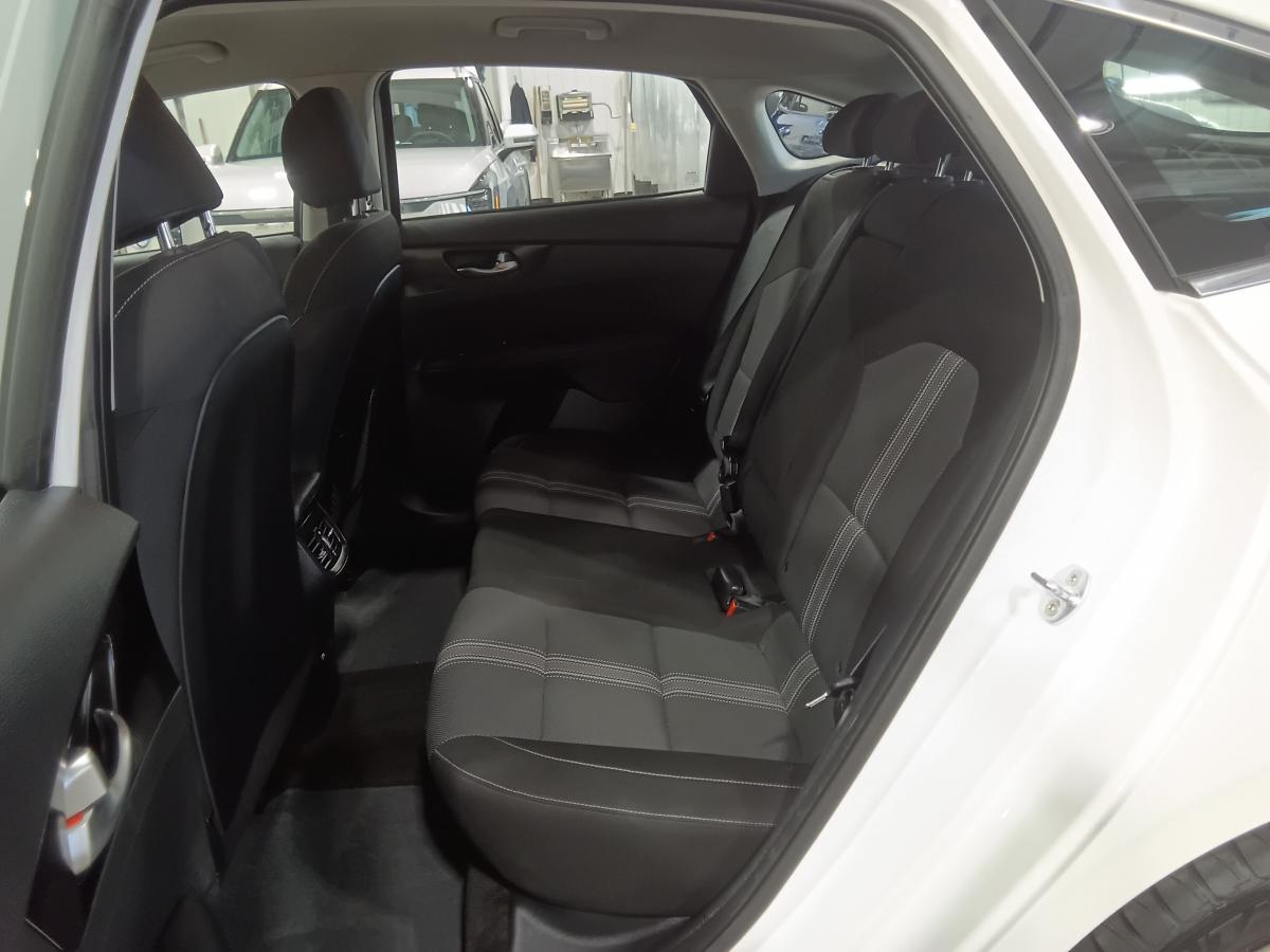 2022 Kia Forte5 - Image 24