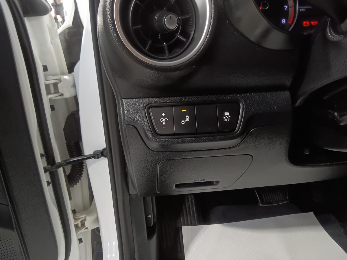 2022 Kia Forte5 - Image 26