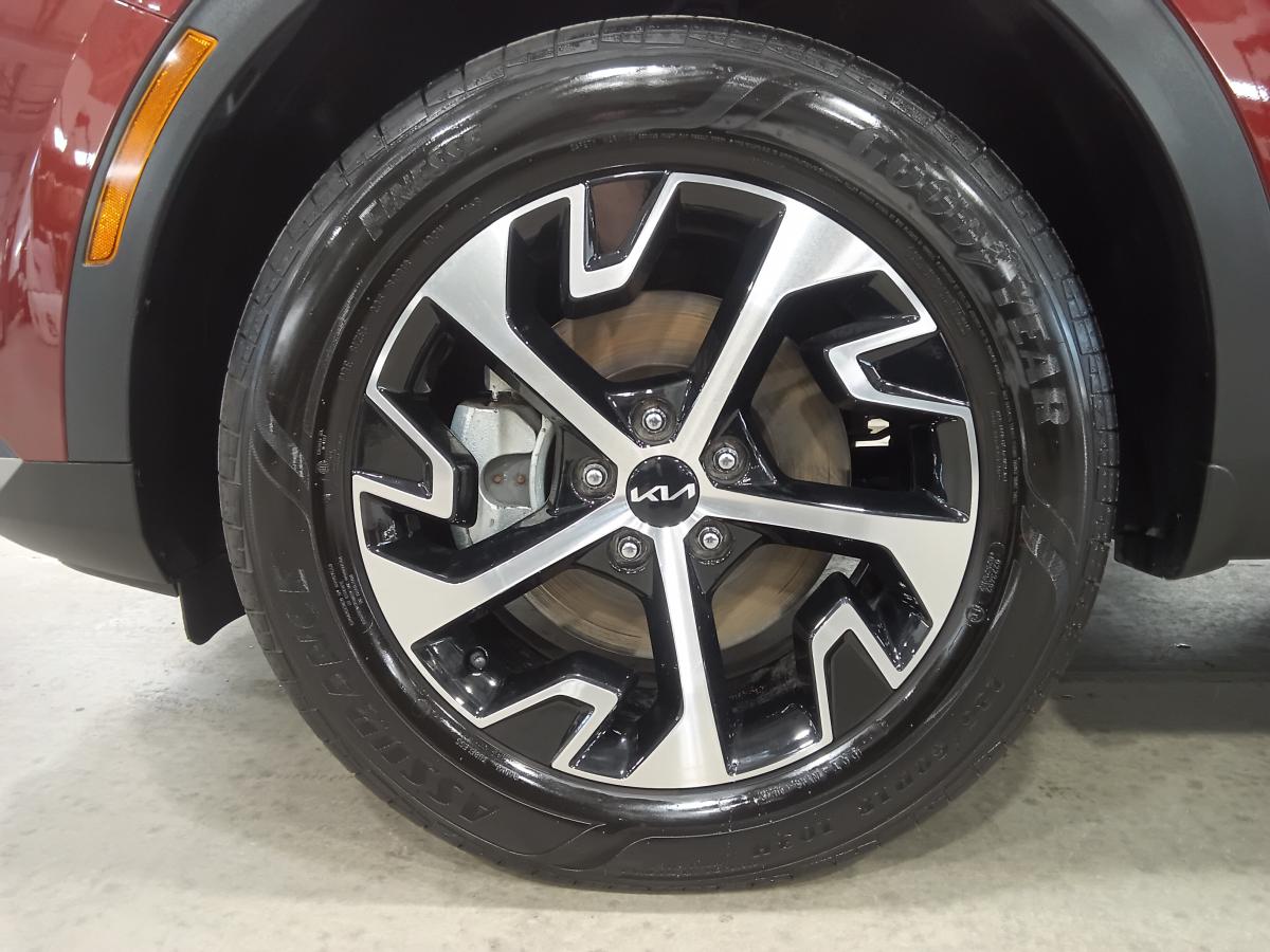 2025 Kia Sportage - Image 6