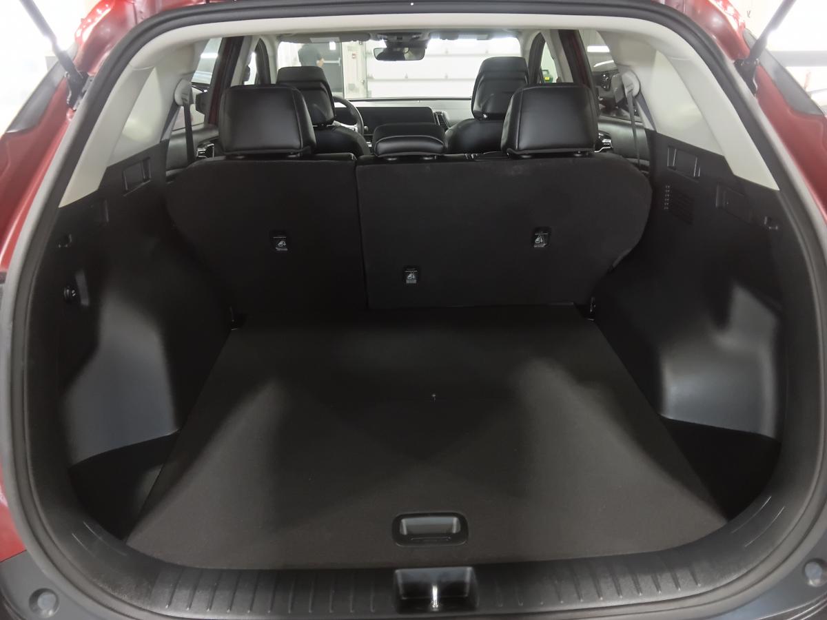 2025 Kia Sportage - Image 9