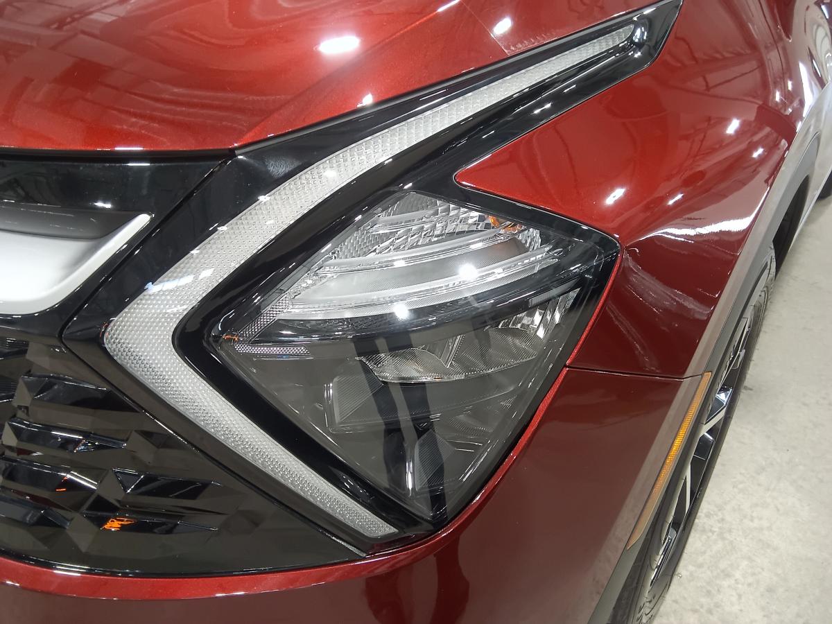 2025 Kia Sportage - Image 10
