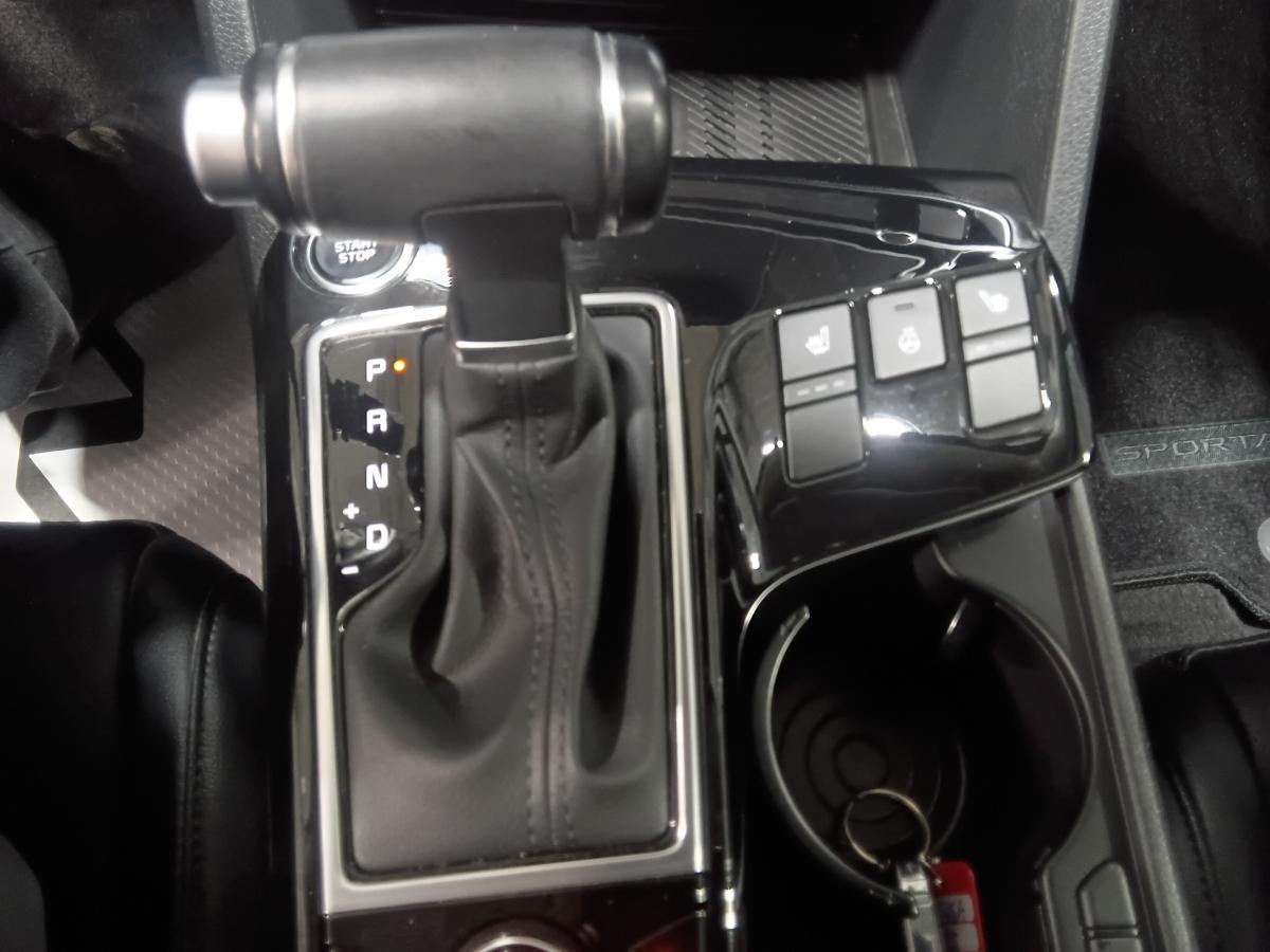 2025 Kia Sportage - Image 20