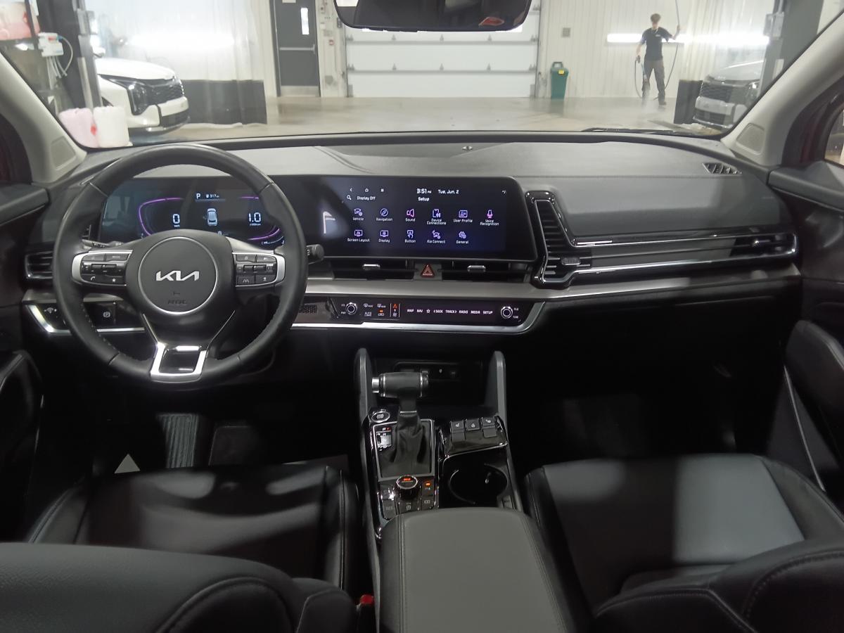 2025 Kia Sportage - Image 24