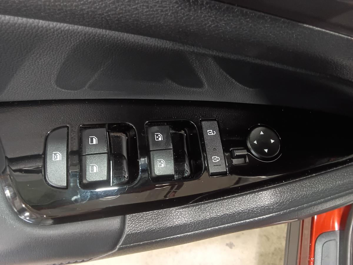 2025 Kia Sportage - Image 26