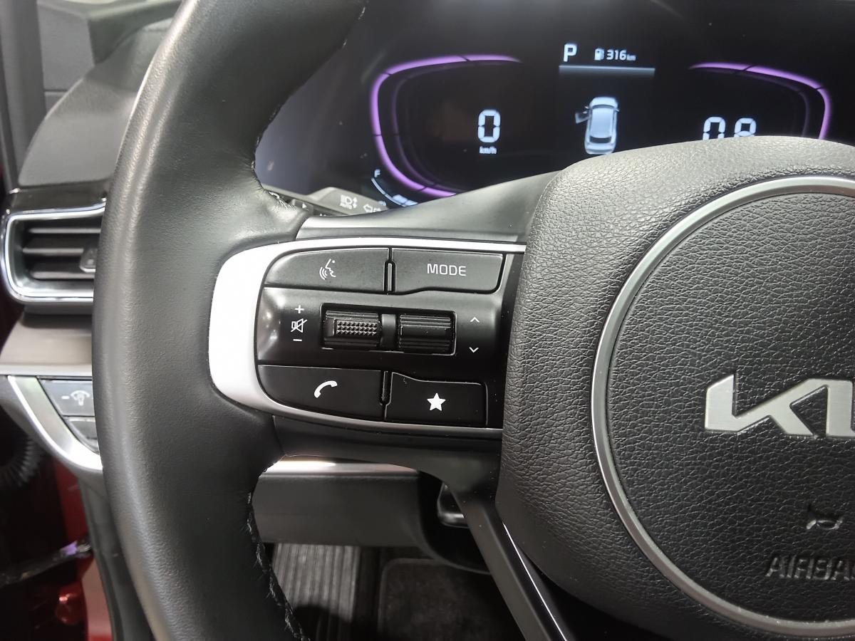 2025 Kia Sportage - Image 35