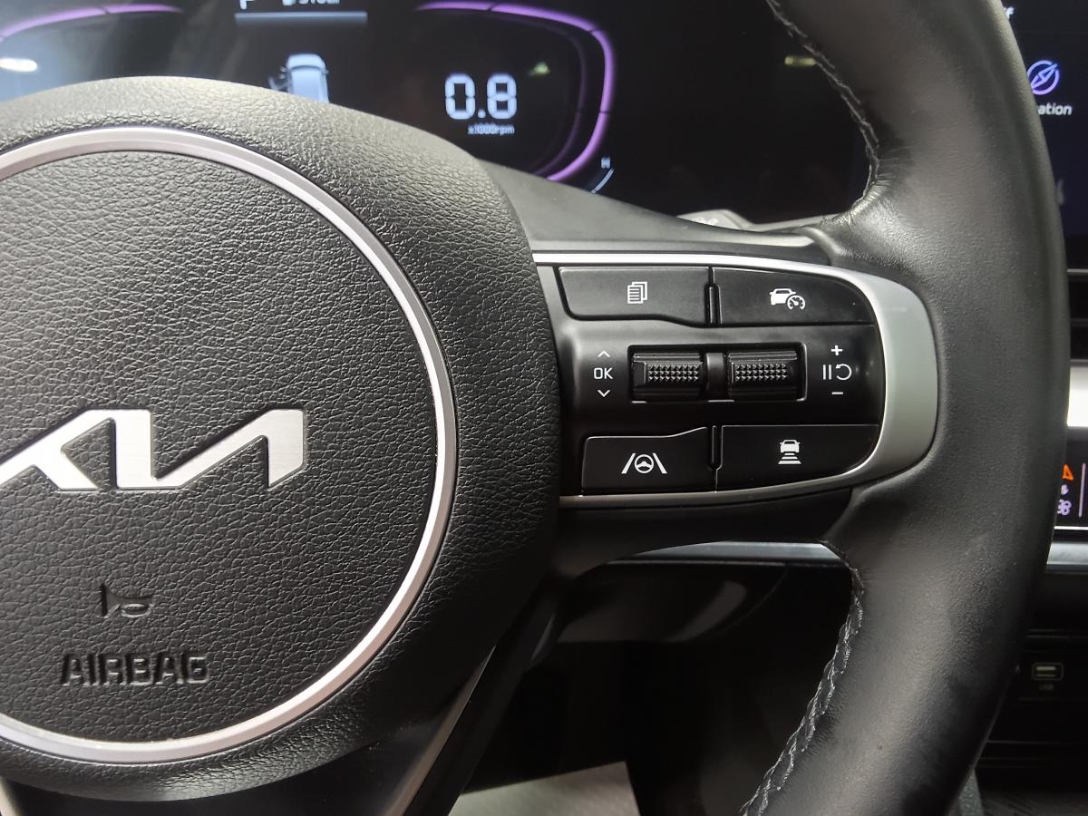 2025 Kia Sportage - Image 36