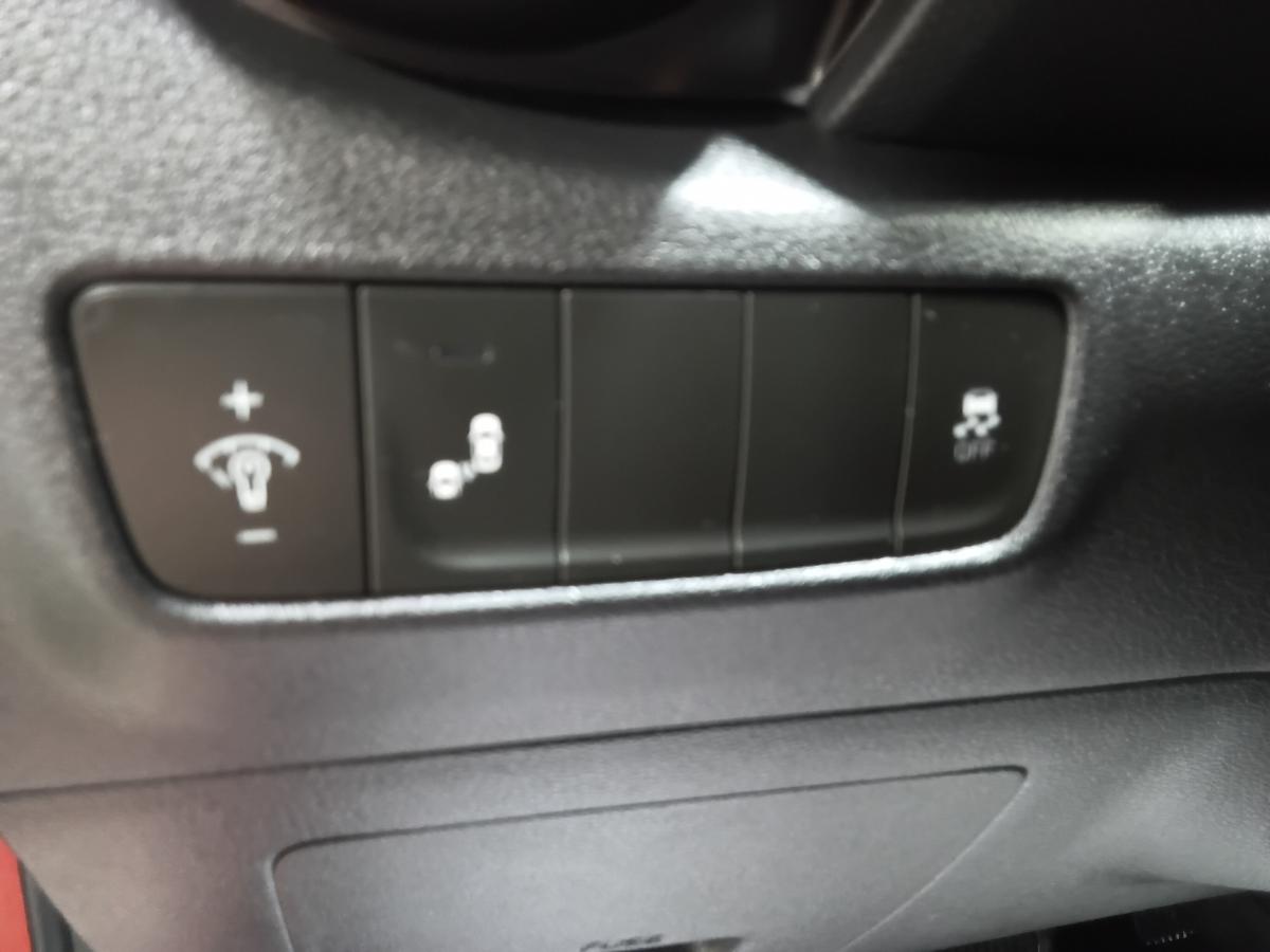 2020 Hyundai Kona - Image 27