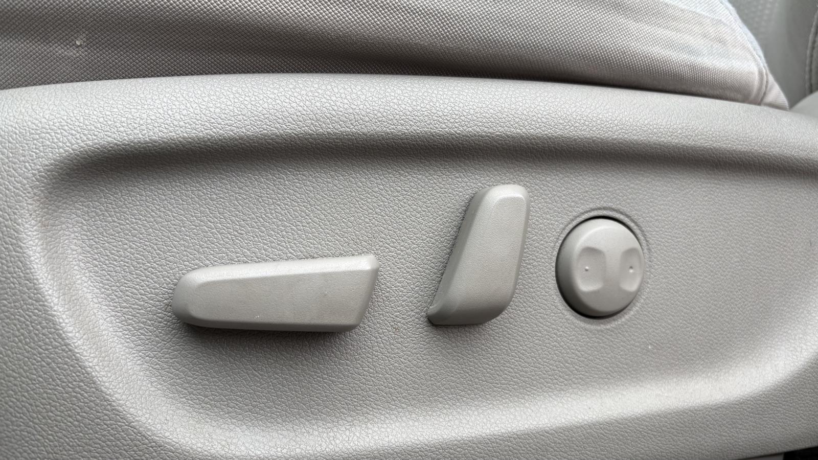 2020 Kia Sedona - Image 11