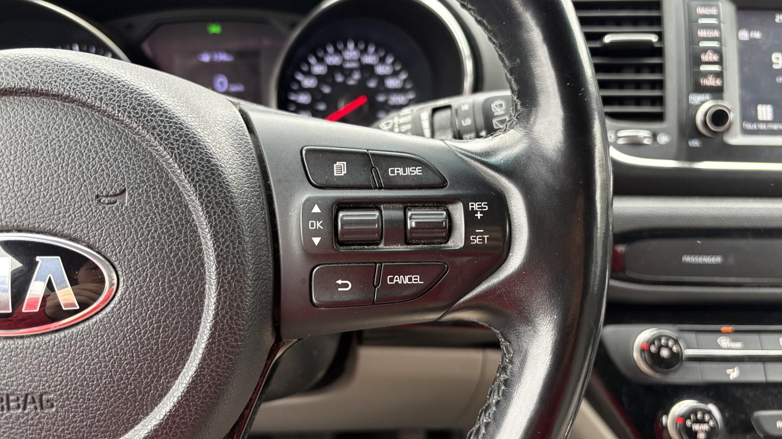 2020 Kia Sedona - Image 17