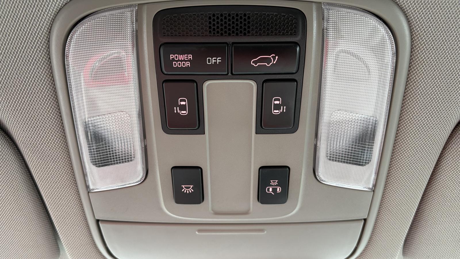 2020 Kia Sedona - Image 32