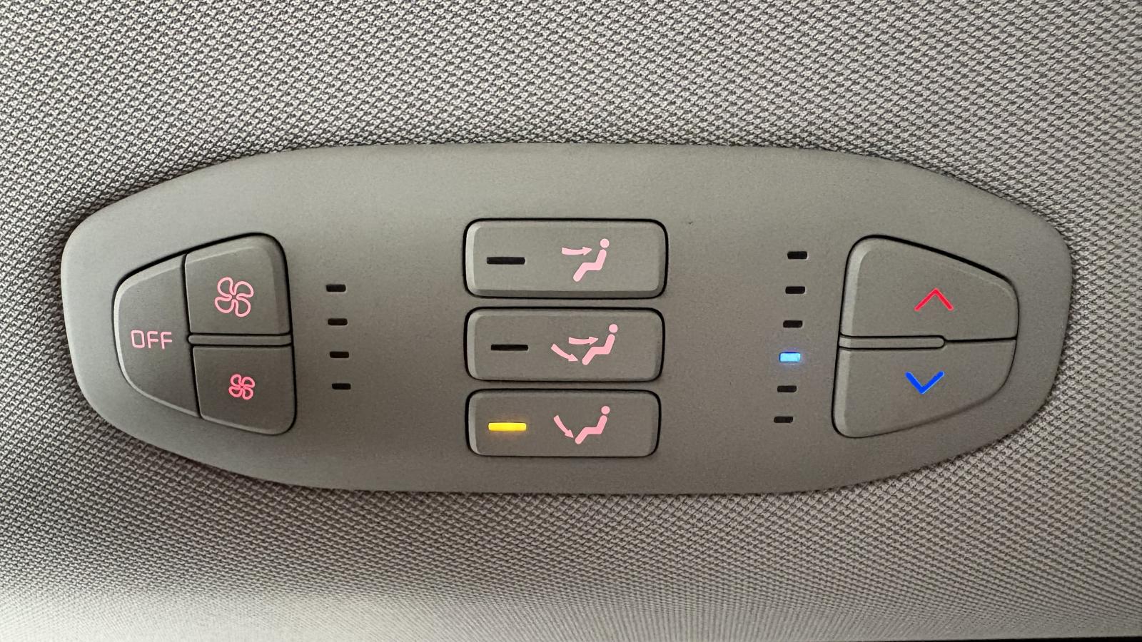2020 Kia Sedona - Image 33
