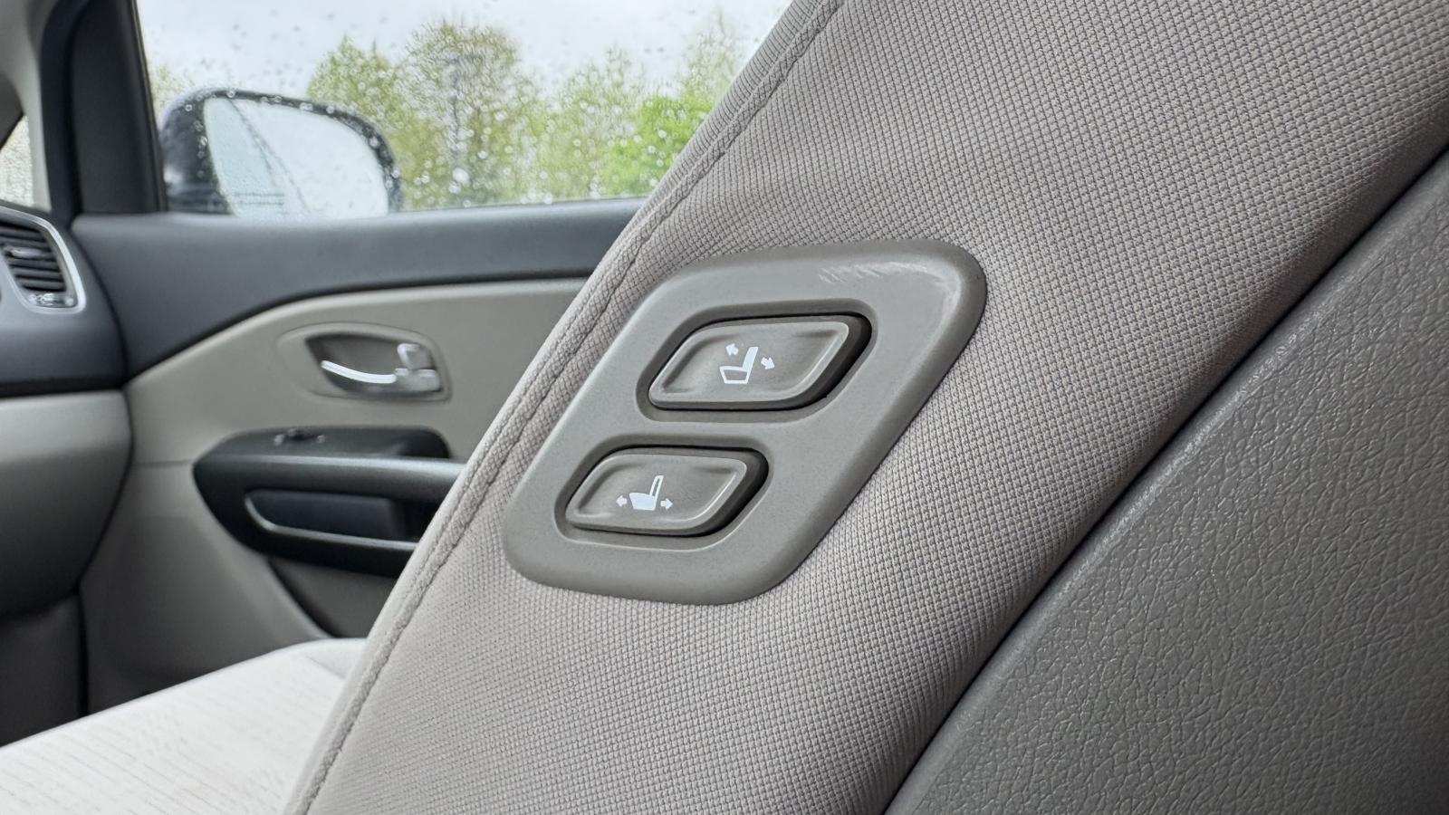 2020 Kia Sedona - Image 34