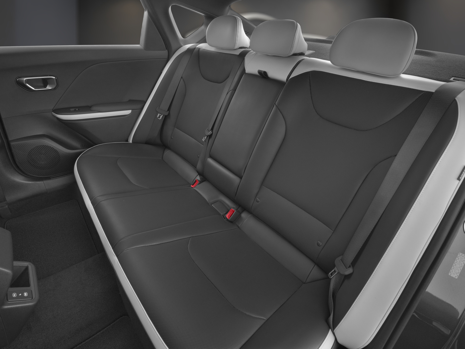 2026 Kia K4 - Image 9