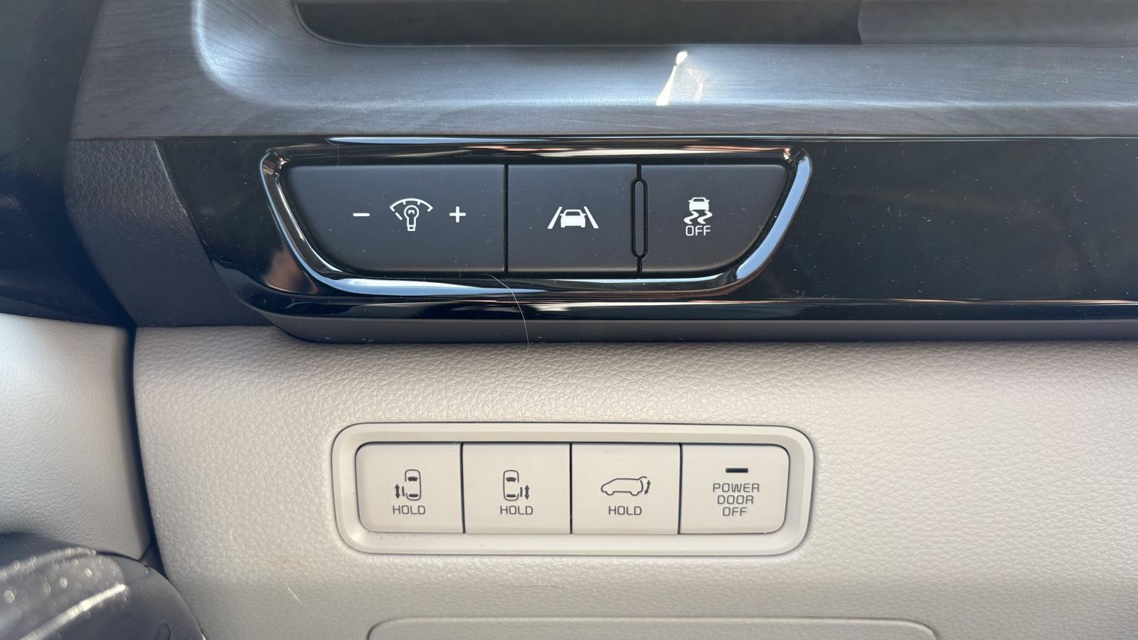 2024 Kia Carnival - Image 14