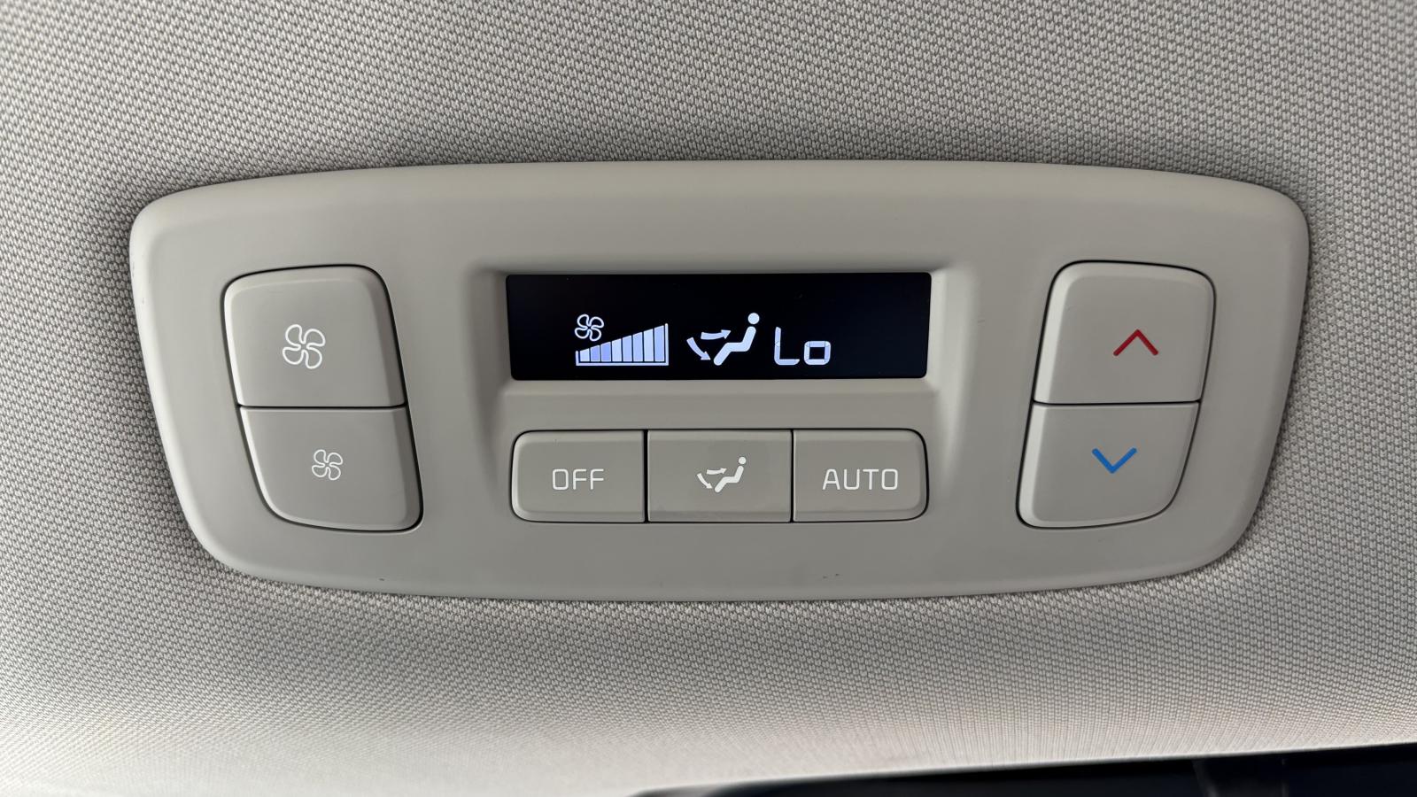 2024 Kia Carnival - Image 33
