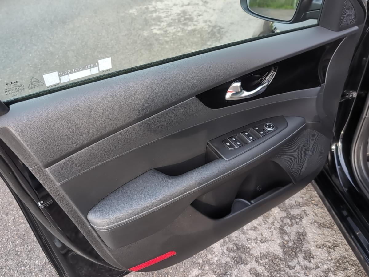 2024 Kia Forte - Image 15