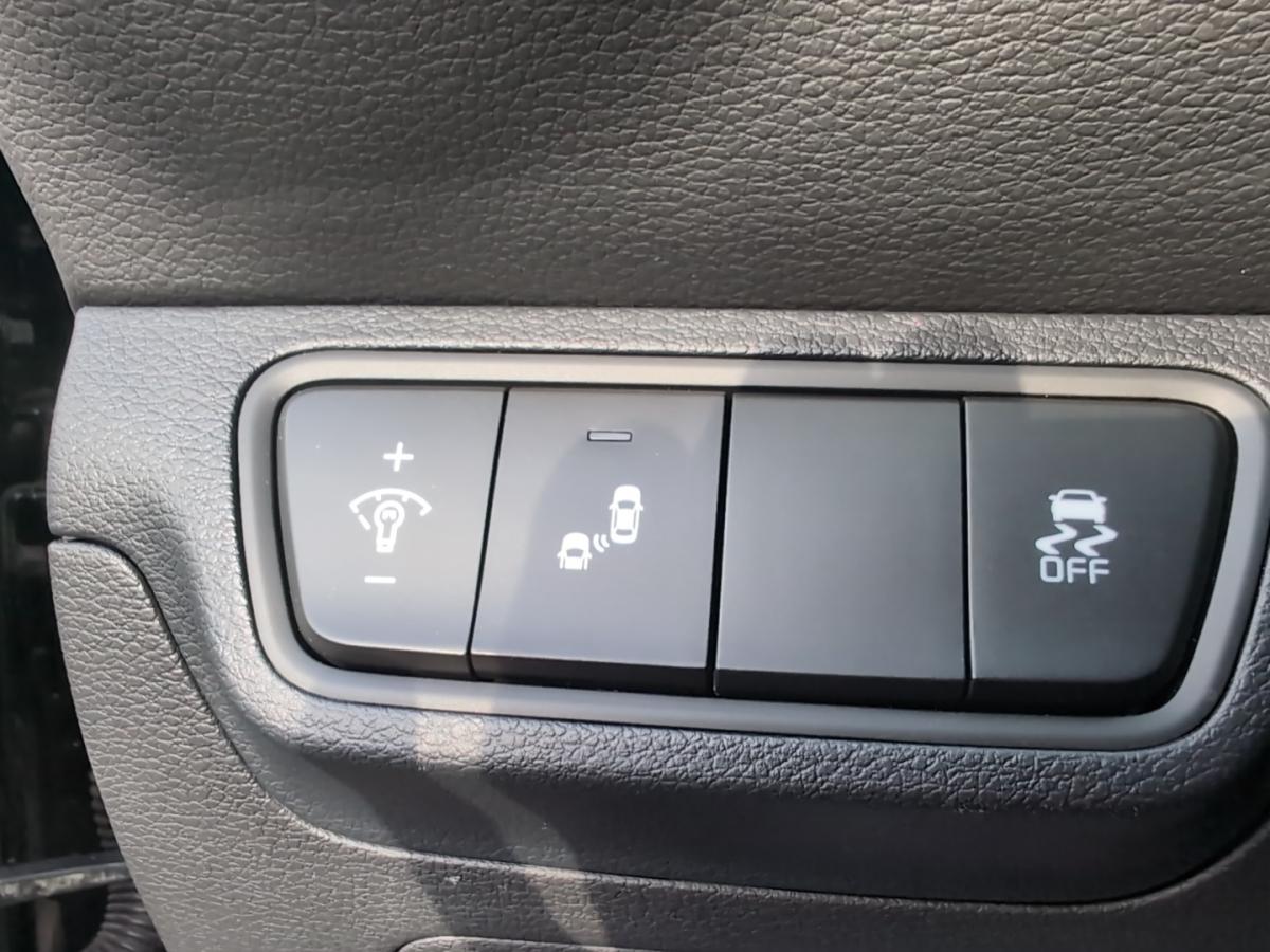 2024 Kia Forte - Image 23