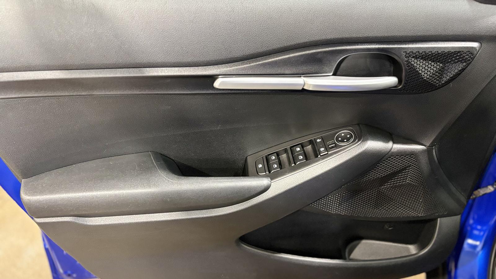 2023 Kia Seltos - Image 19