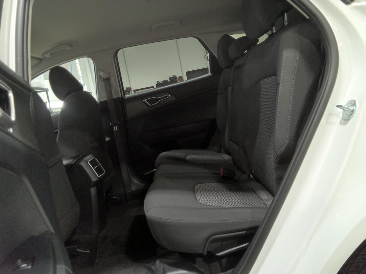 2023 Kia Sportage - Image 19