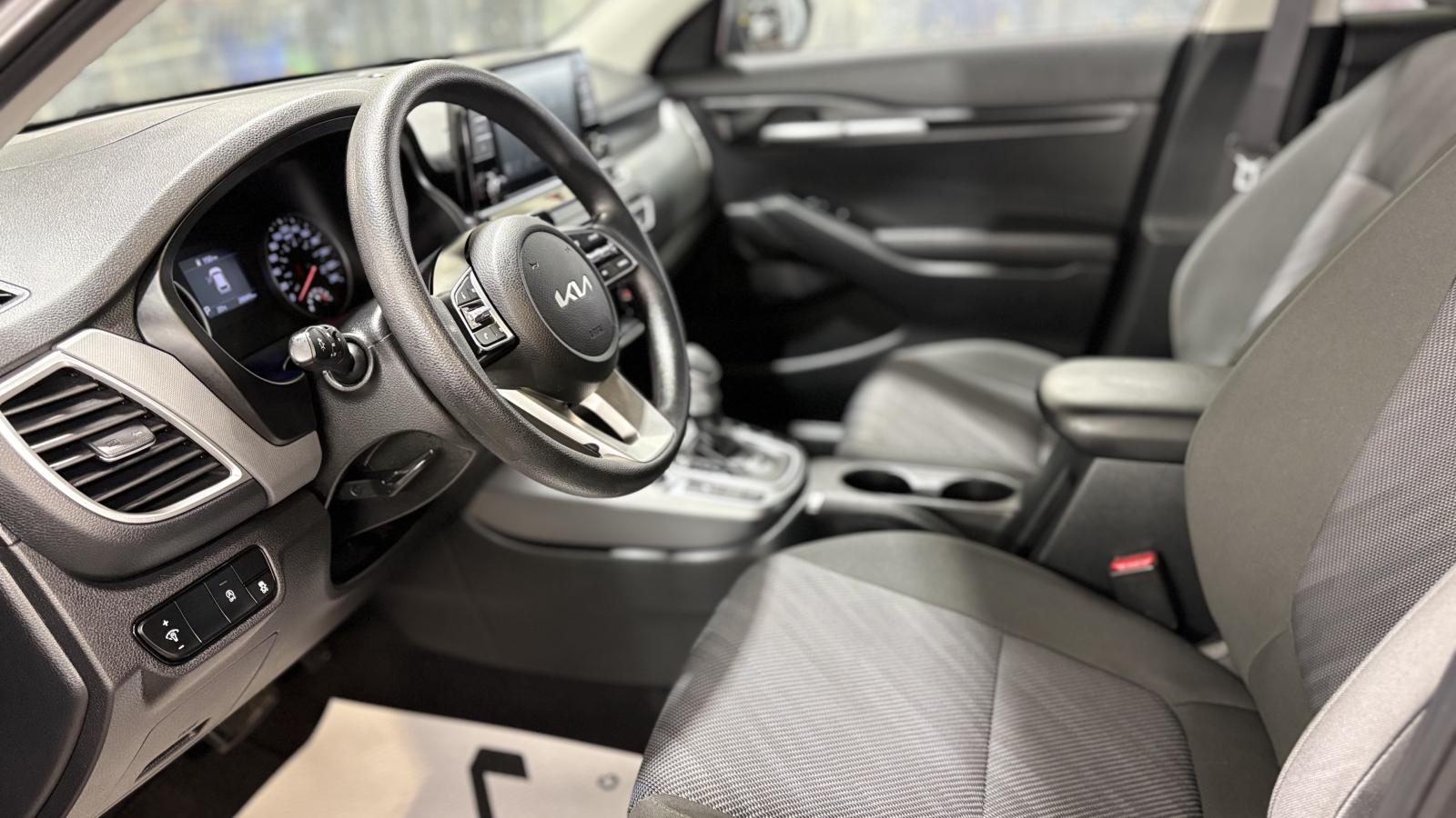 2023 Kia Seltos - Image 12