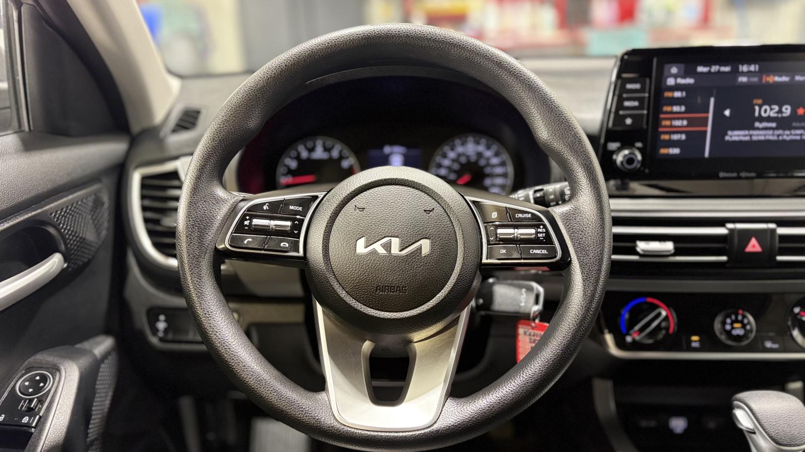 2023 Kia Seltos - Image 14