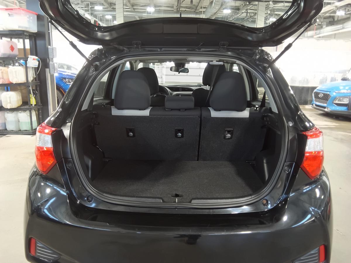 2019 Toyota Yaris hatchback - Image 8