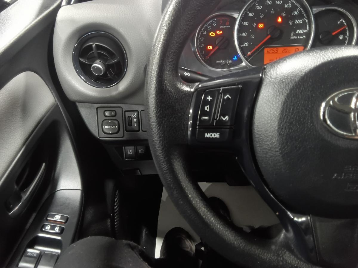 2019 Toyota Yaris hatchback - Image 29