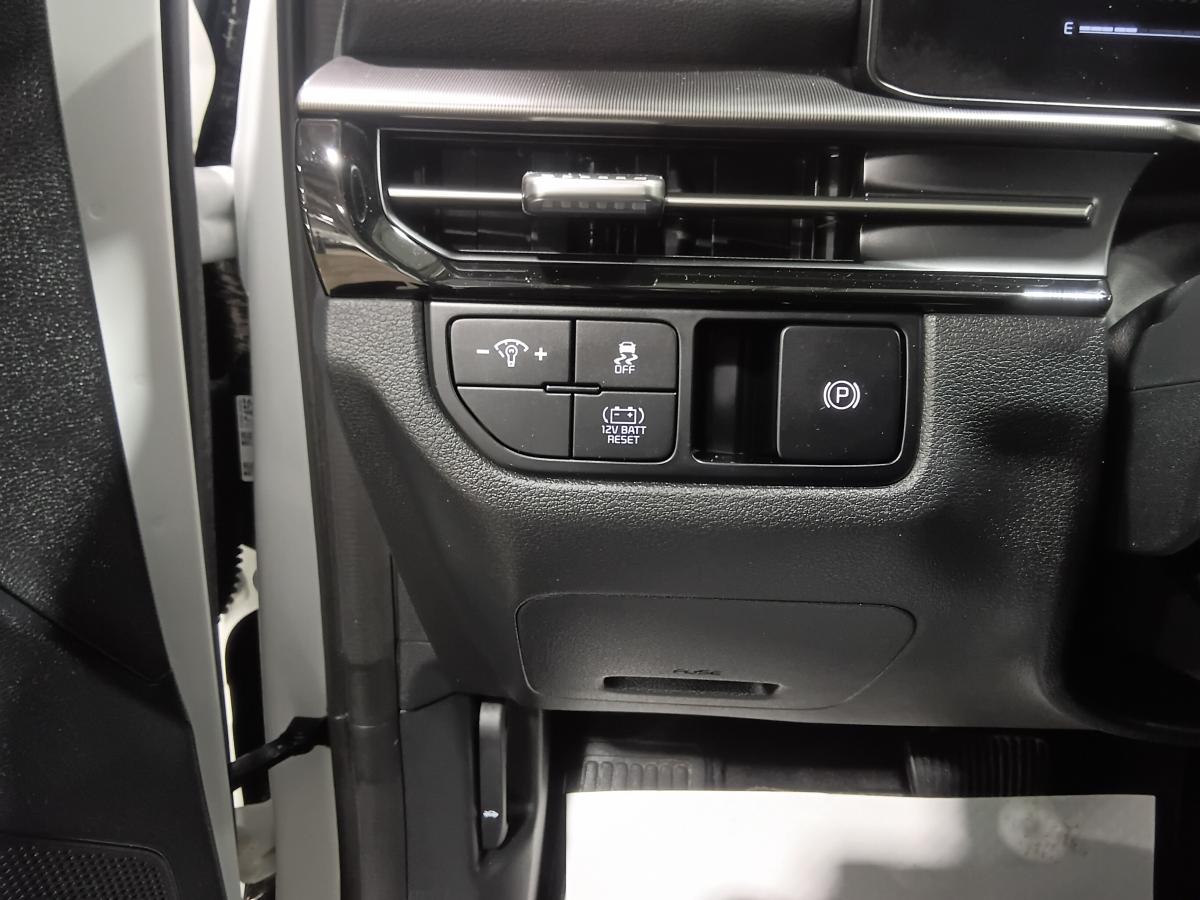 2026 Kia Sportage - Image 25