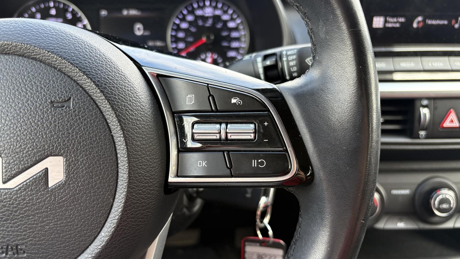 2022 Kia Forte - Image 16