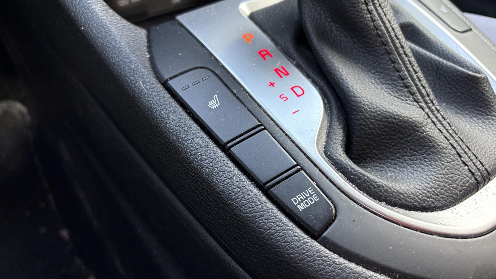 2022 Kia Forte - Image 22
