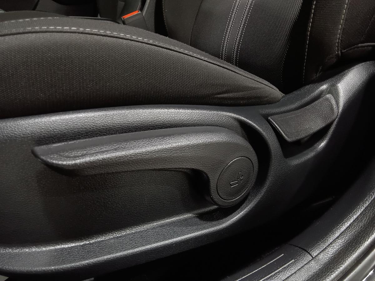 2022 Kia Forte - Image 24