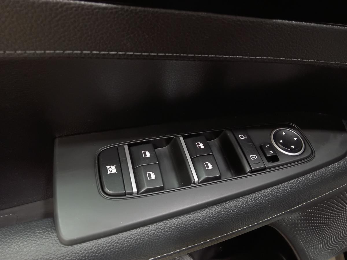 2022 Kia Forte - Image 25