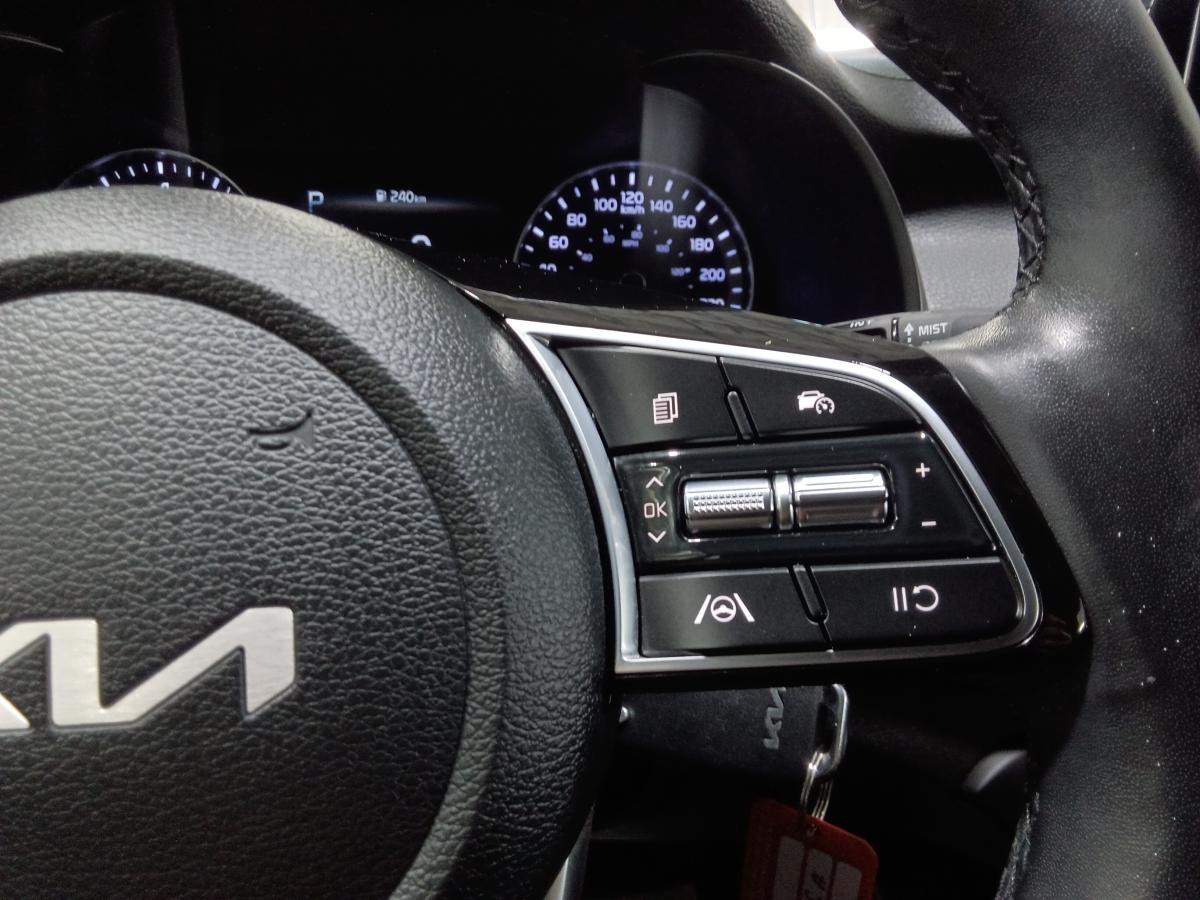 2022 Kia Forte - Image 32