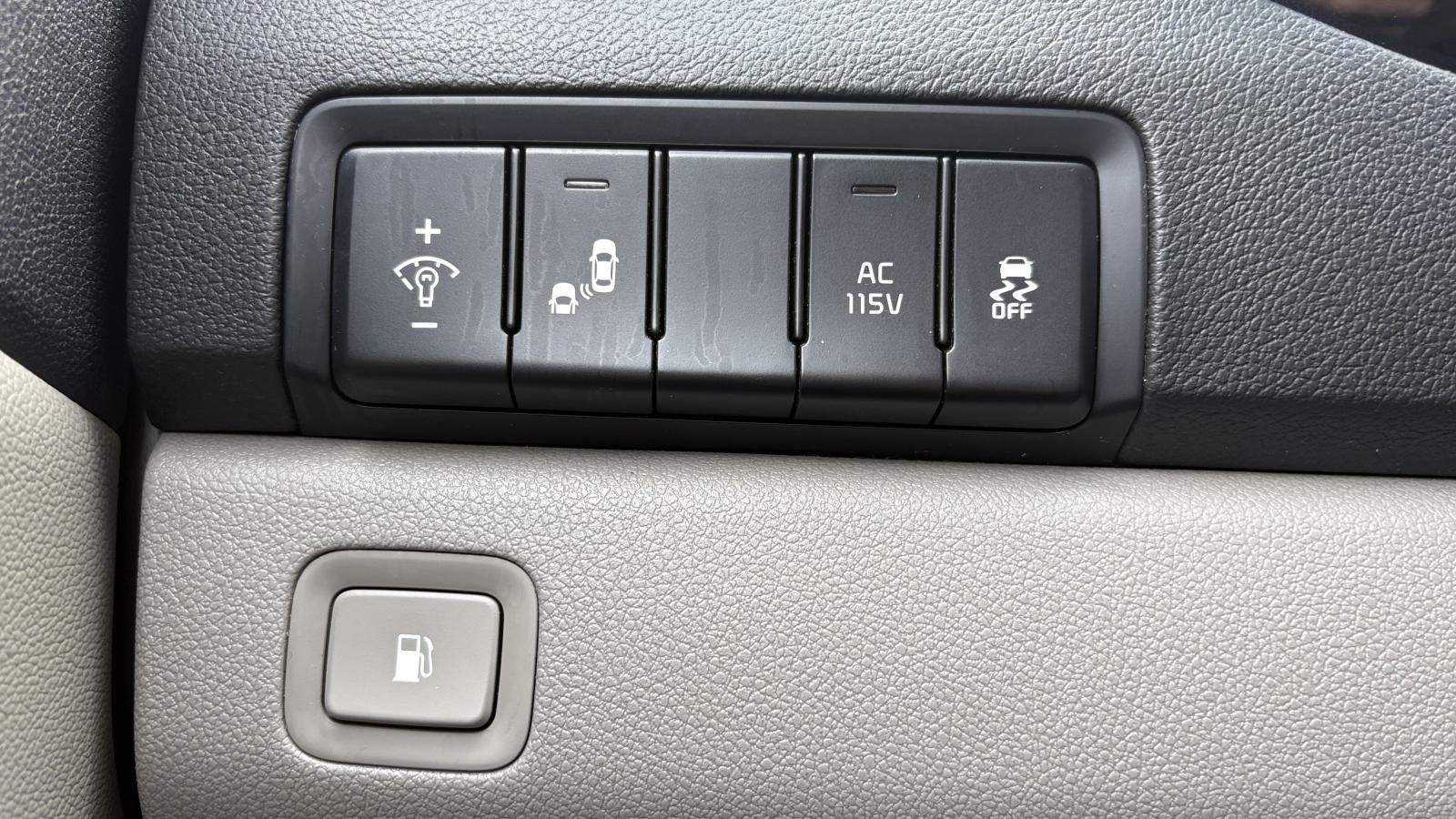 2019 Kia Sedona - Image 16