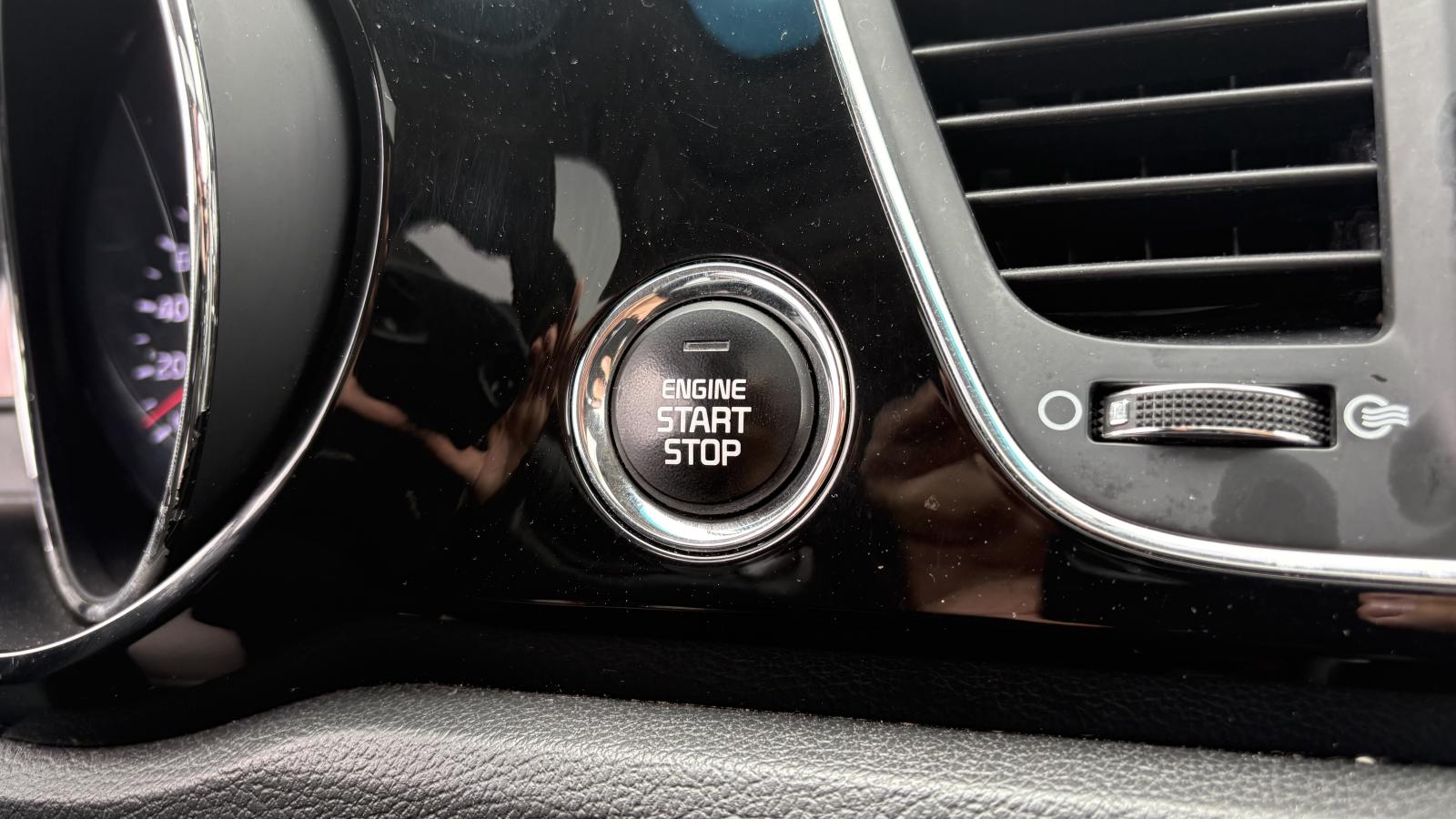 2019 Kia Sedona - Image 28